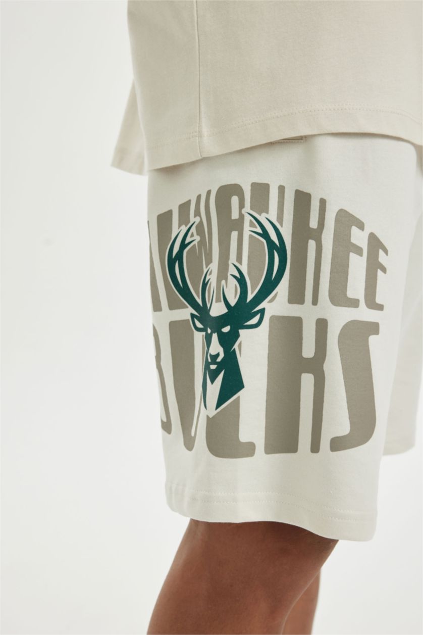 HOMME Beige Defacto Fit NBA Milwaukee Bucks Short à poches coupe régulière sous licence