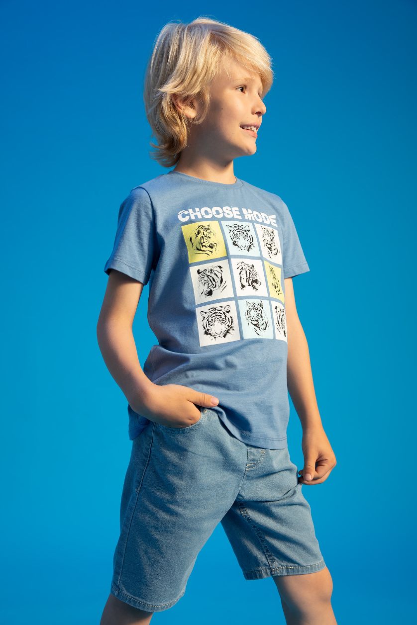 Erkek Çocuk - Genç Erkek Koyu Mavi Erkek Çocuk Regular Fit Renk Değiştiren Baskılı Bisiklet Yaka Kısa Kollu Tişört