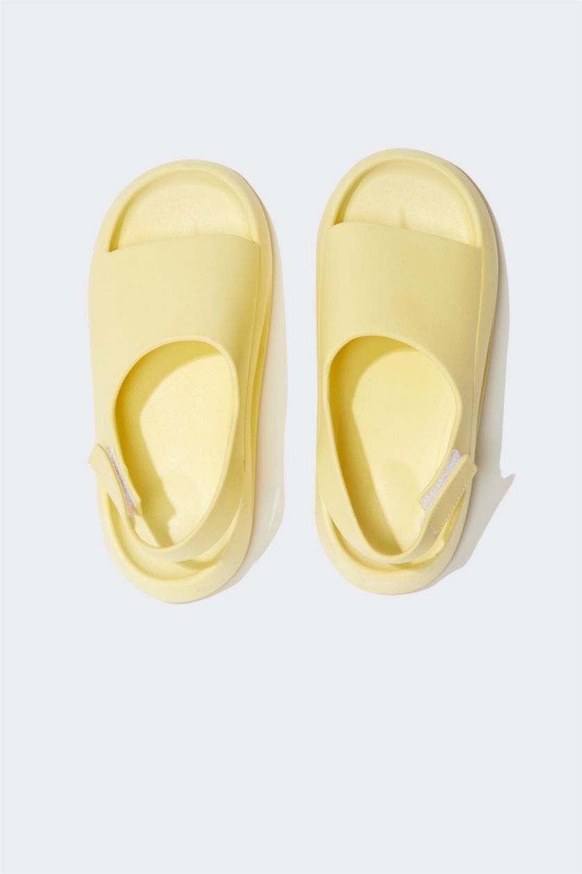 بنات أصفر صندل بناتي بكعب مسطح من الفيلكرو