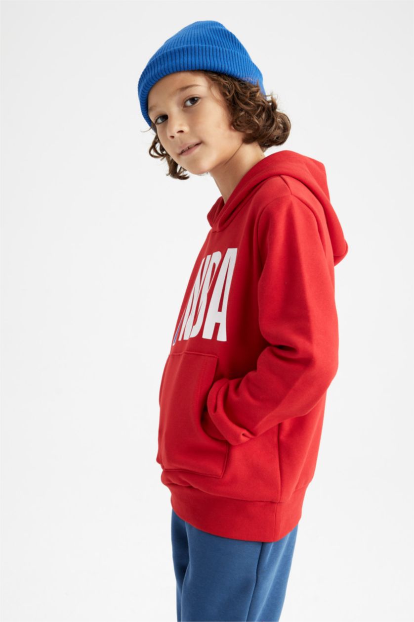 أولاد أحمر هودي اولادي قصة عادية بجيب من NBA