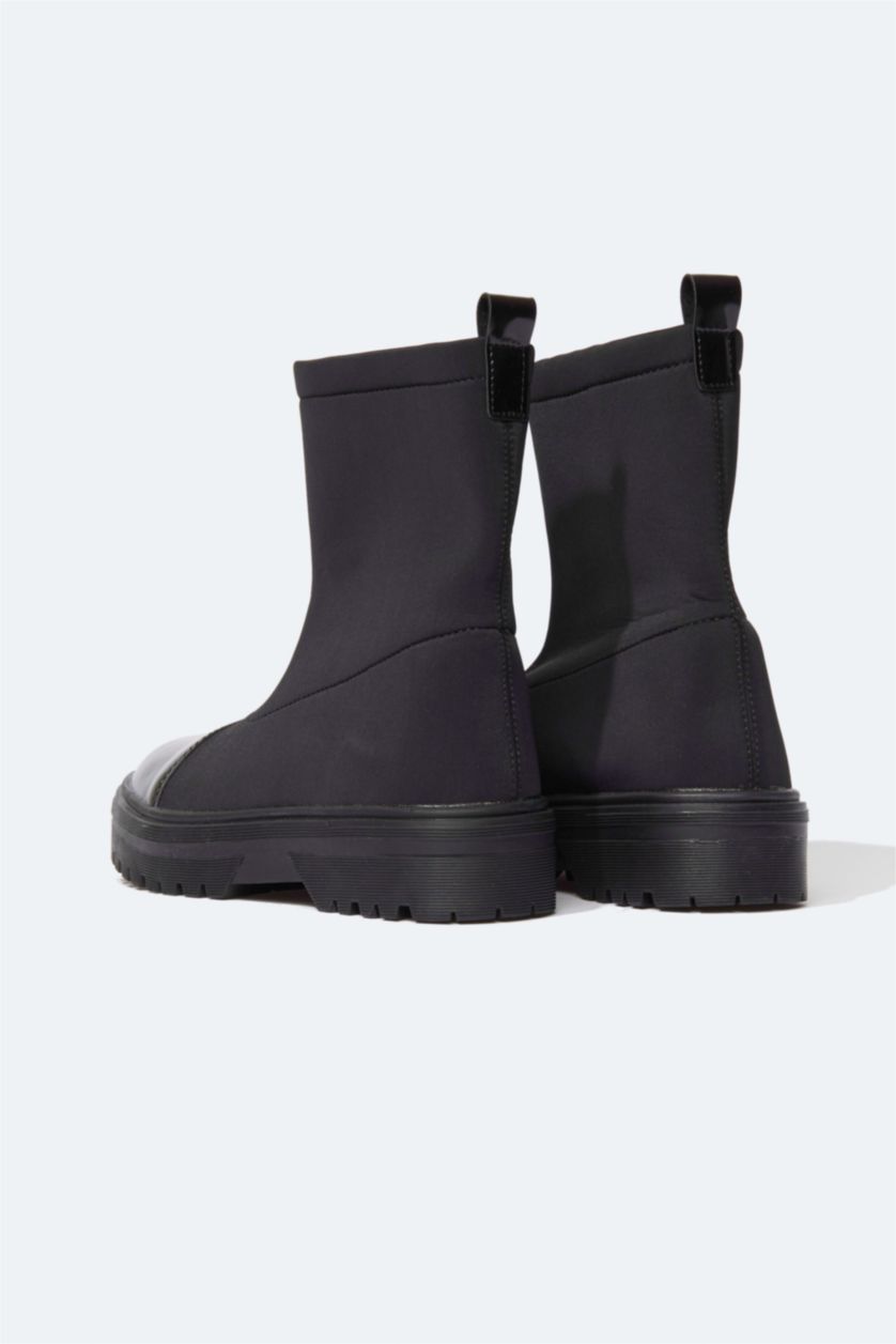 WOMAN Black Thick Sole Boots