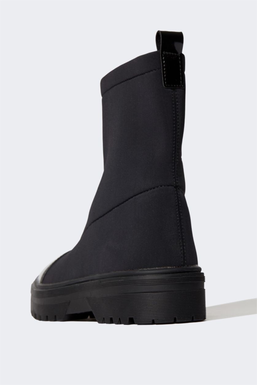 WOMAN Black Thick Sole Boots