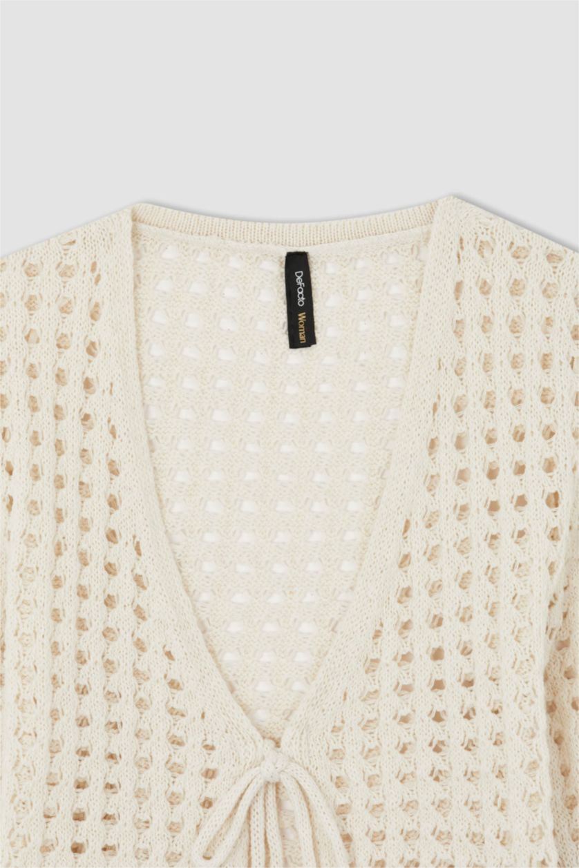 FEMME Écru Cardigan coupe classique en dentelle crochetée à col en V