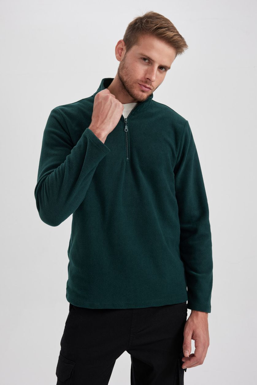 MAN Dark Green Regular Fit Zipper Stand Up Collar Half Zipper Sweatshirt