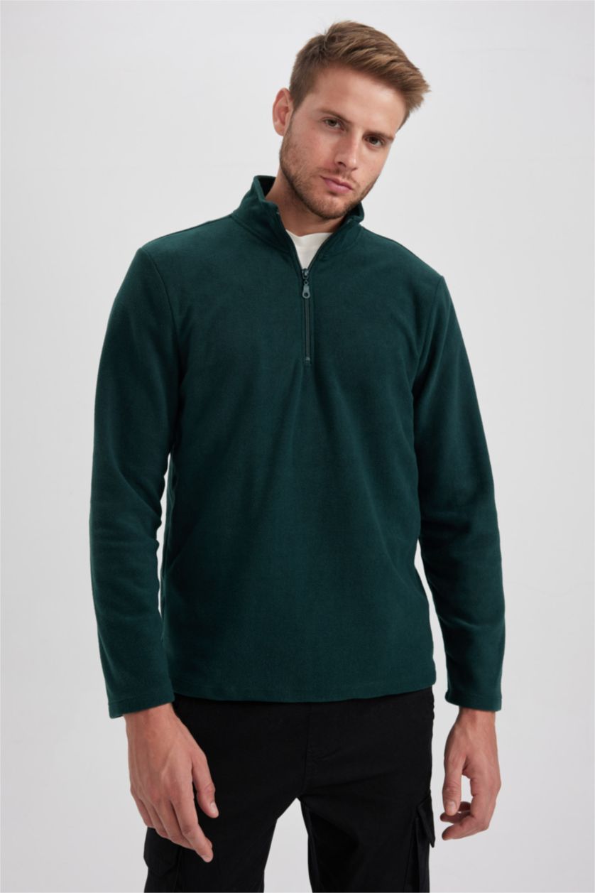 MAN Dark Green Regular Fit Zipper Stand Up Collar Half Zipper Sweatshirt