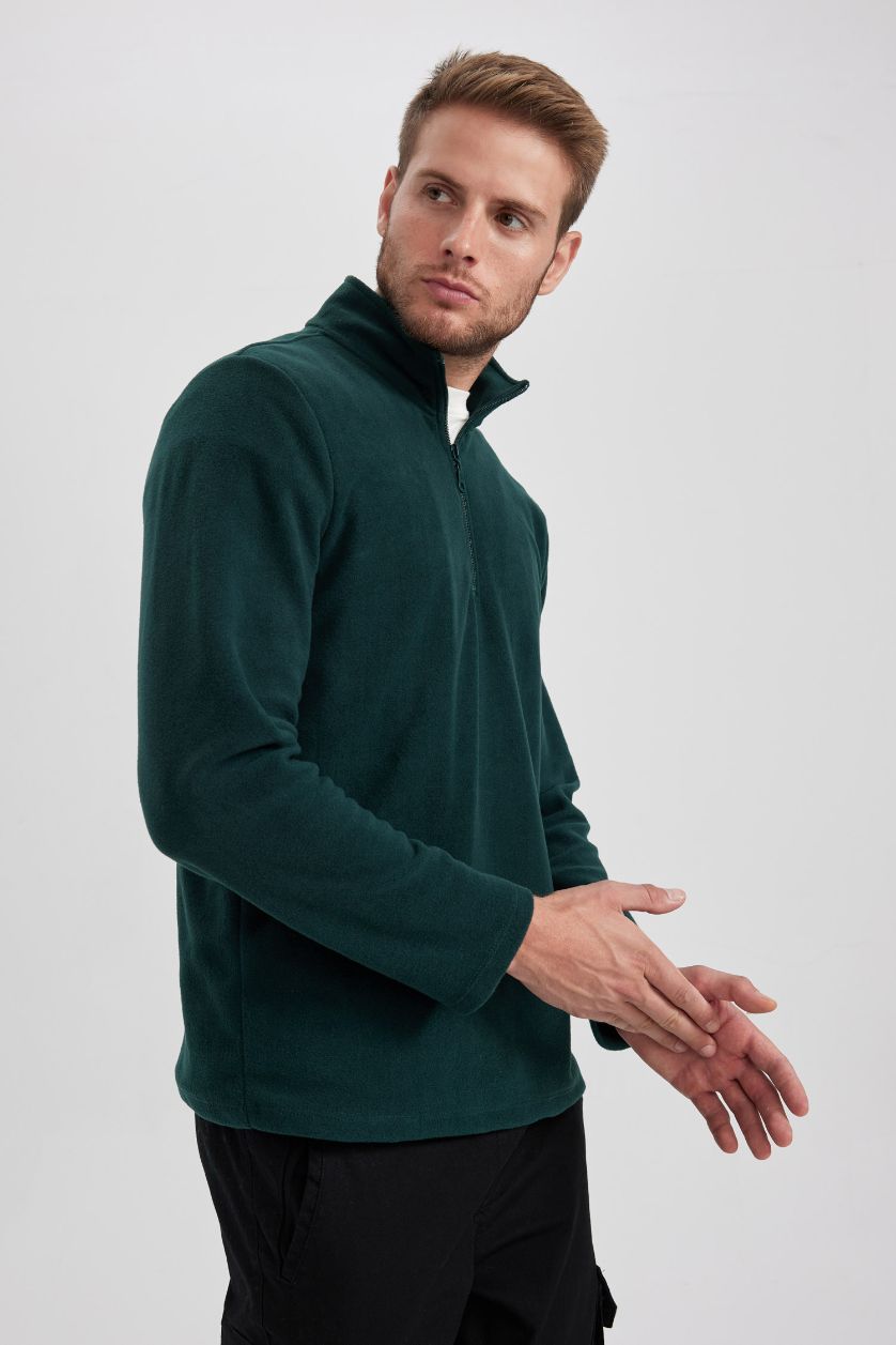 MAN Dark Green Regular Fit Zipper Stand Up Collar Half Zipper Sweatshirt