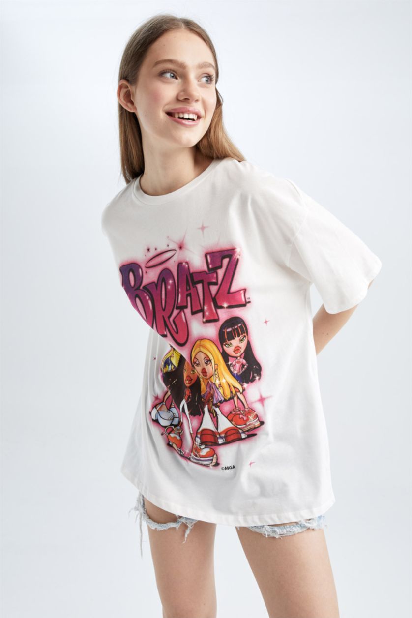 WOMAN White Oversize Fit Bratz Lisanslı Crew Neck Short Sleeve T-Shirt