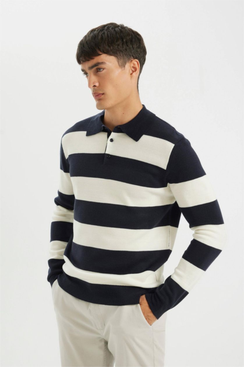 MAN NAVY Standard Fit Knitwear Pullover