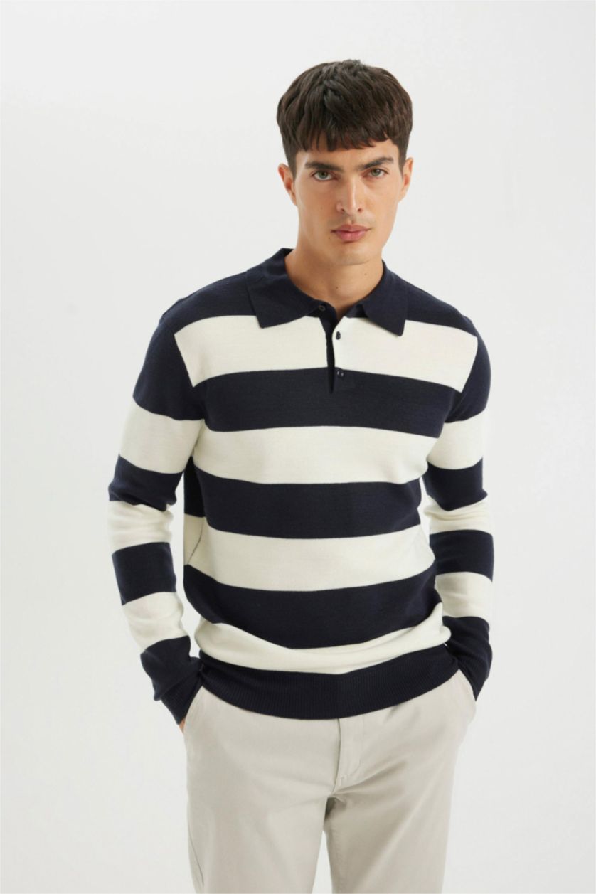 MAN NAVY Standard Fit Knitwear Pullover