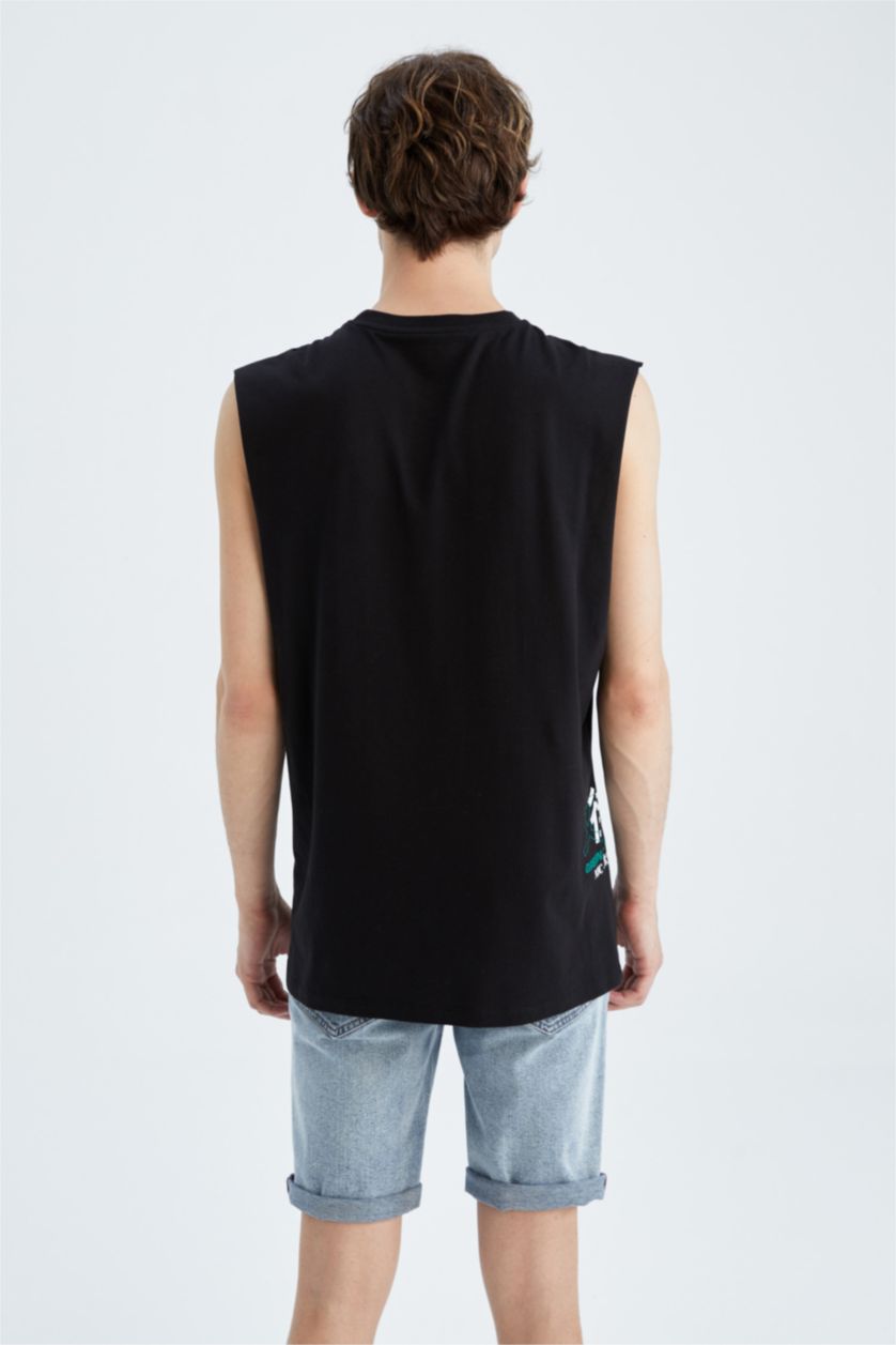 MAN Black Boxy Fit Printed Crew Neck Sleeveless Tank Top