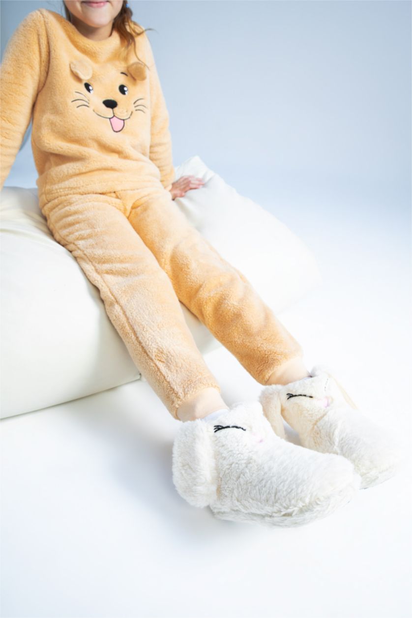 GIRLS & TEENS Ecru Girl Flat Sole Panduf