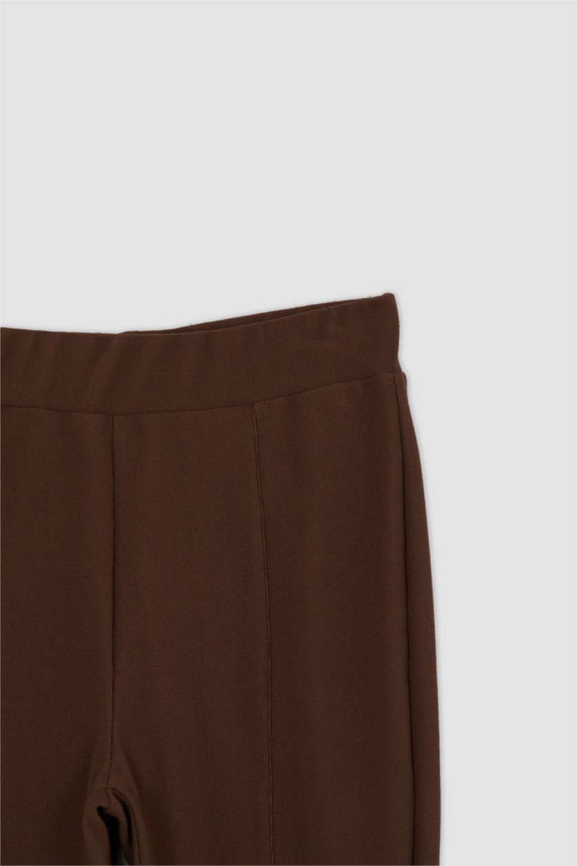 حريمي بني ليجن بخصر عادي طويل