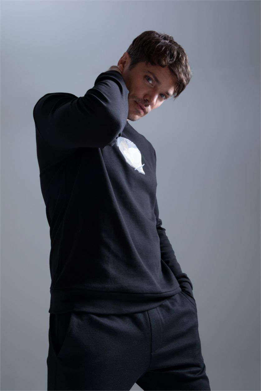 MAN Black Modern Fit Sweatshirt