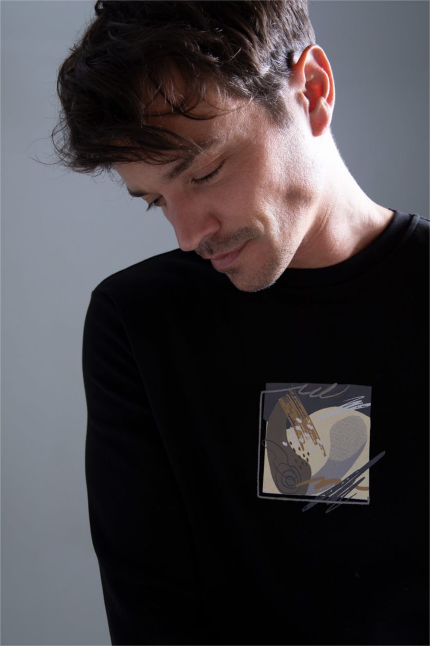 MAN Black Modern Fit Sweatshirt