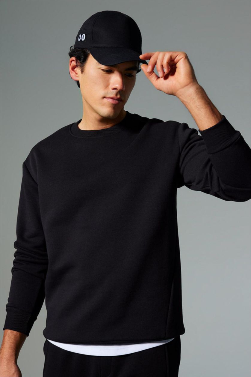MAN Black Defacto Fit Standard Fit Crew Neck Sweatshirt