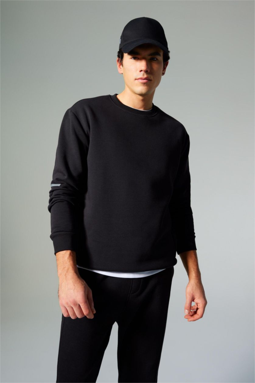 MAN Black Defacto Fit Standard Fit Crew Neck Sweatshirt