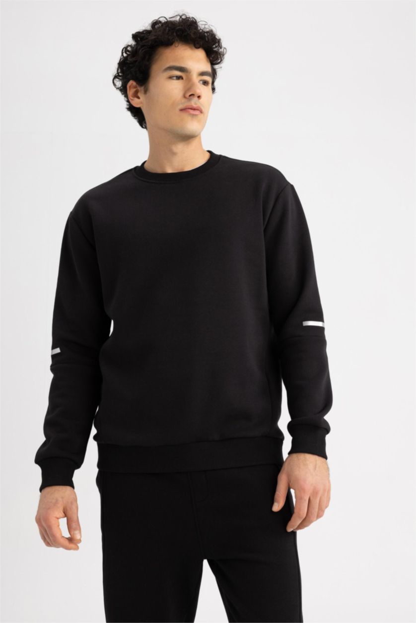 MAN Black Defacto Fit Standard Fit Crew Neck Sweatshirt