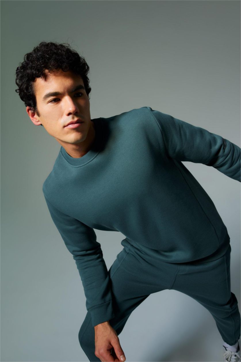 Men Green Standard Fit Thick Sweatshirt Fabric Sweatshirt