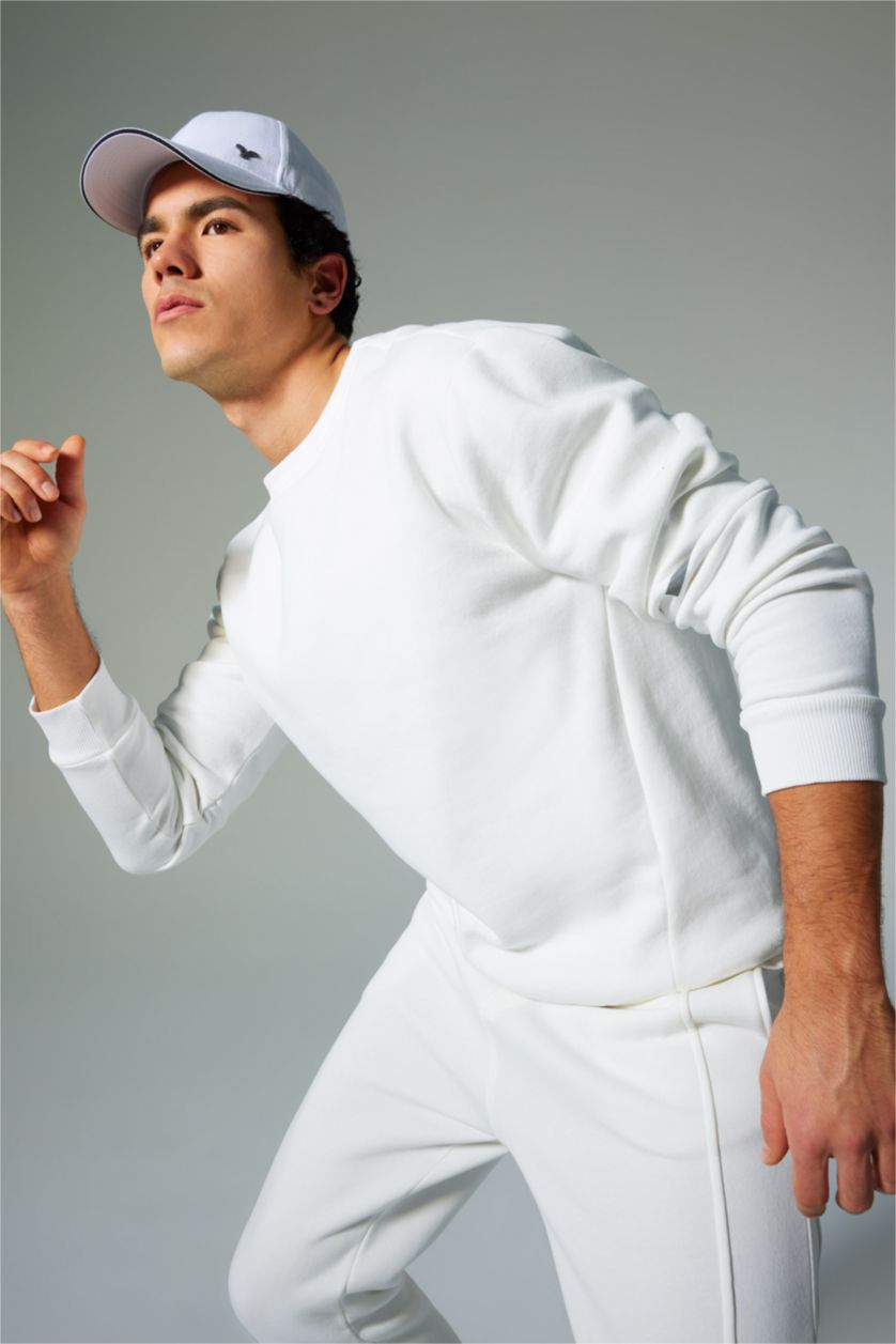 Man Ecru Defacto Fit Standard Fit Crew Neck Sweatshirt