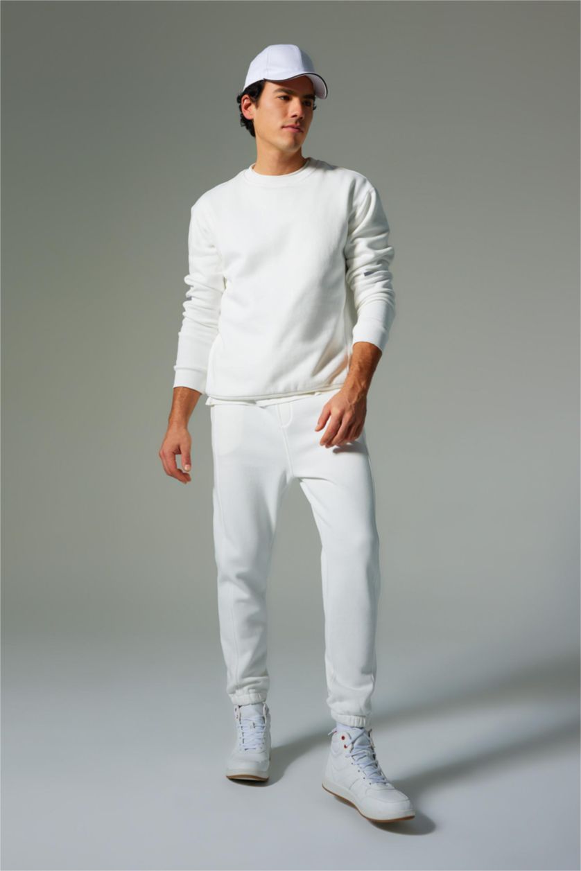 Man Ecru Defacto Fit Standard Fit Crew Neck Sweatshirt