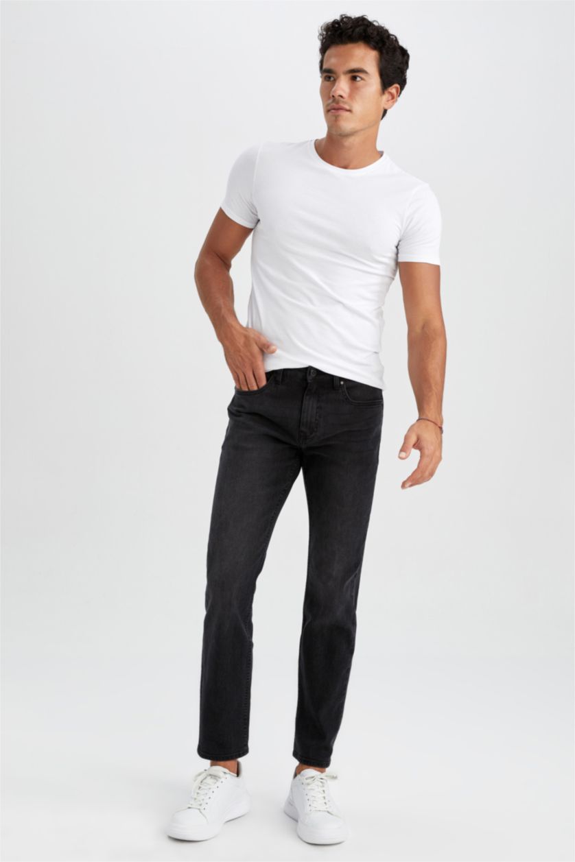Man Black Sergio Regular Fit Normal Waist Pipe Leg Jeans