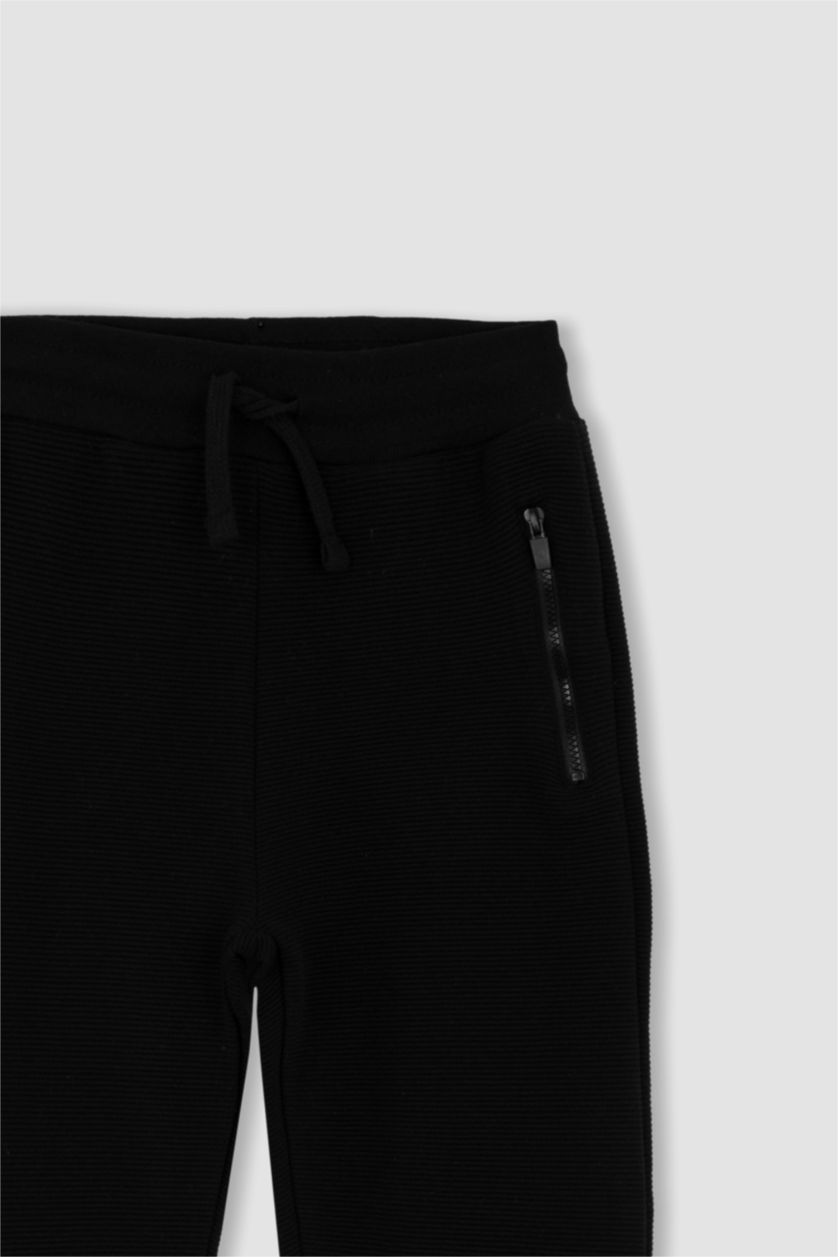 أولاد أسود بنطلون ولادي بقصة عادية