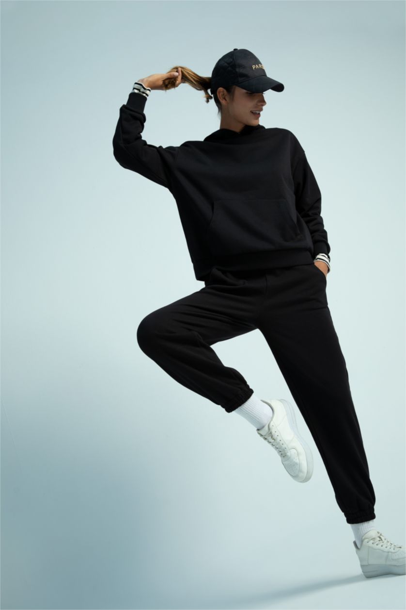نساء أسود Regular Fit Thick Sweatshirt Fabric Trousers