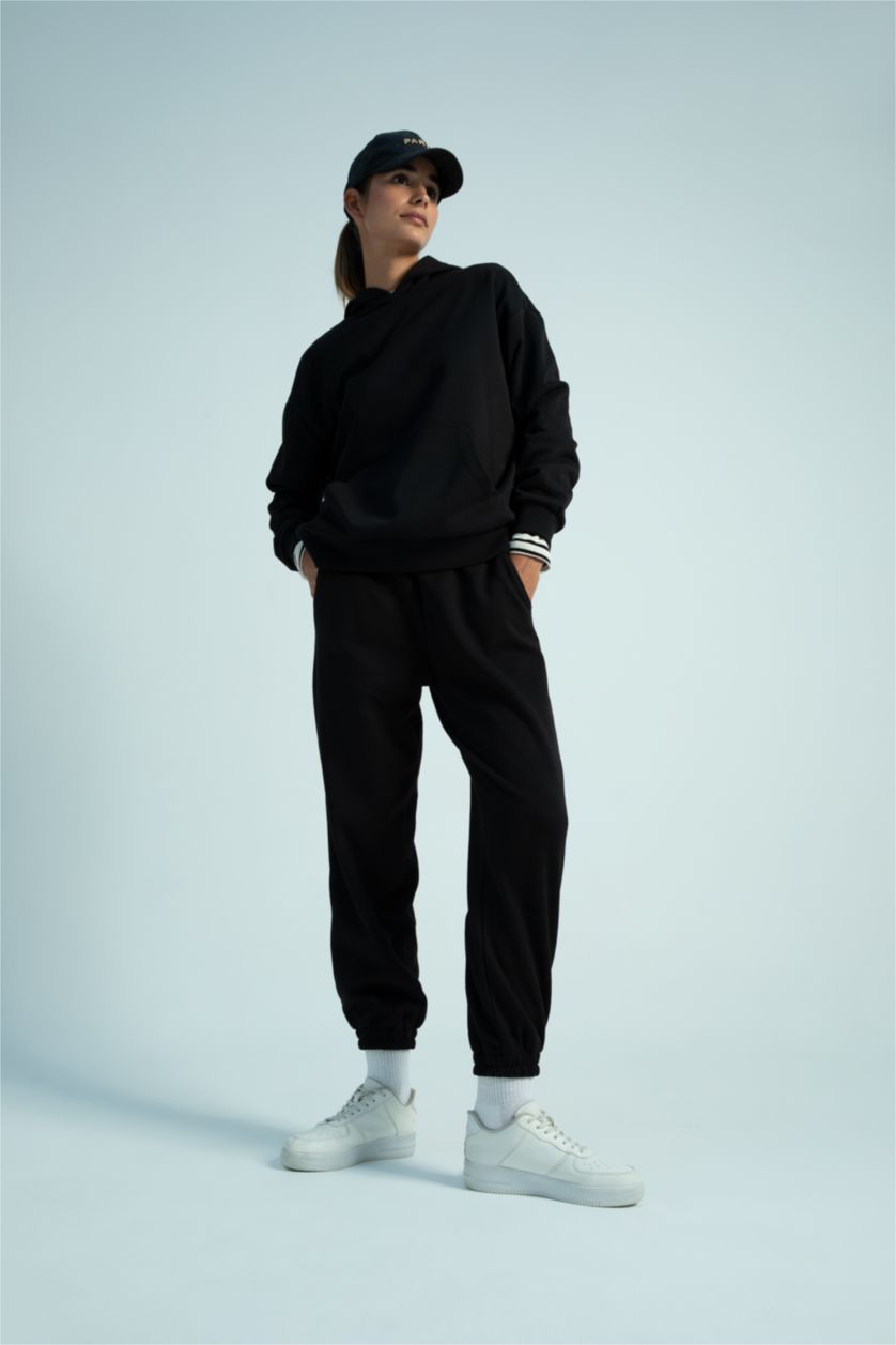 نساء أسود Regular Fit Thick Sweatshirt Fabric Trousers
