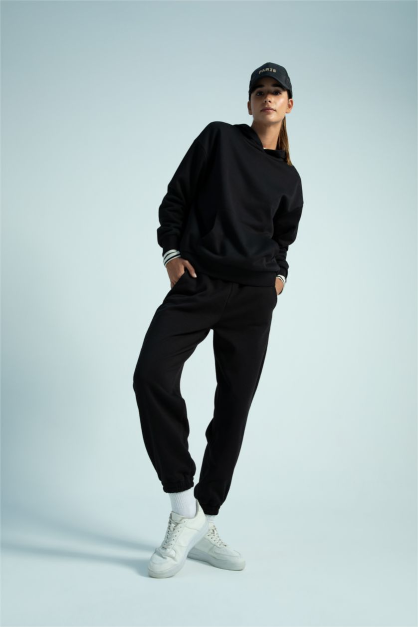 نساء أسود Regular Fit Thick Sweatshirt Fabric Trousers