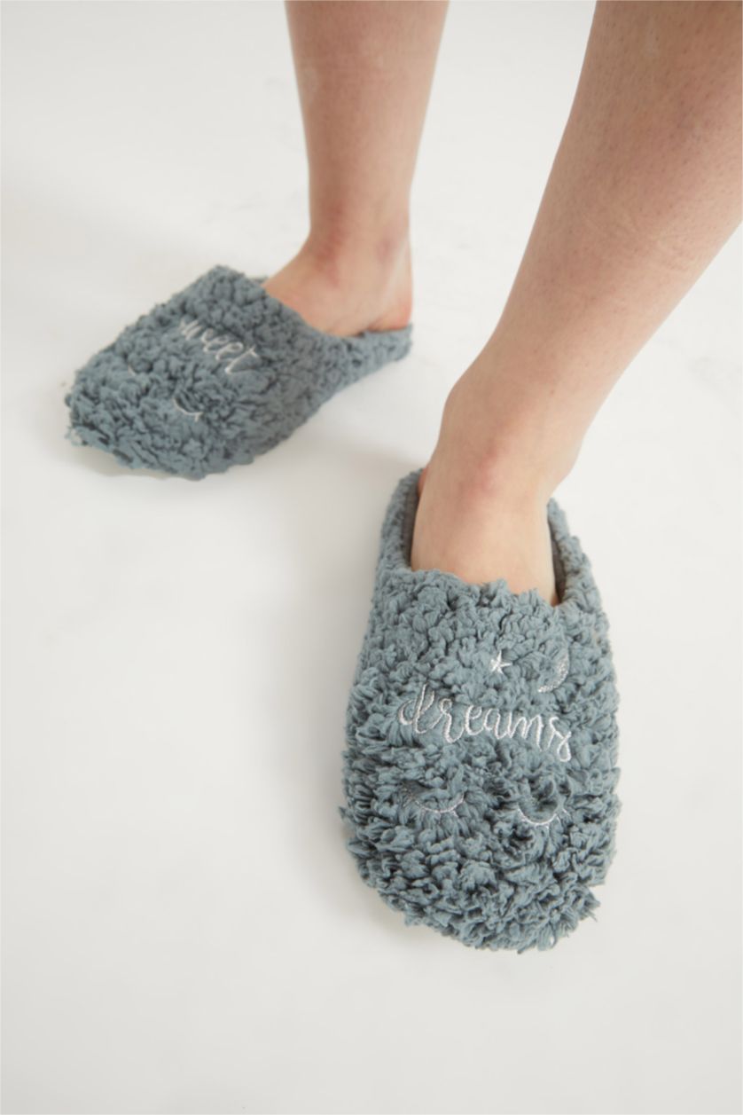 WOMAN Aqua Women Fall in Love Flat Sole Indoor Slippers