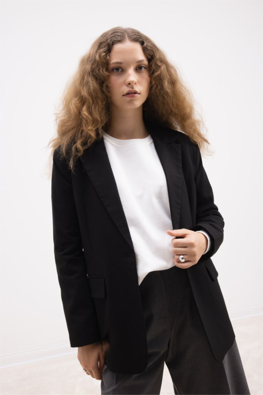 Woman Black Regular Fit Blazer