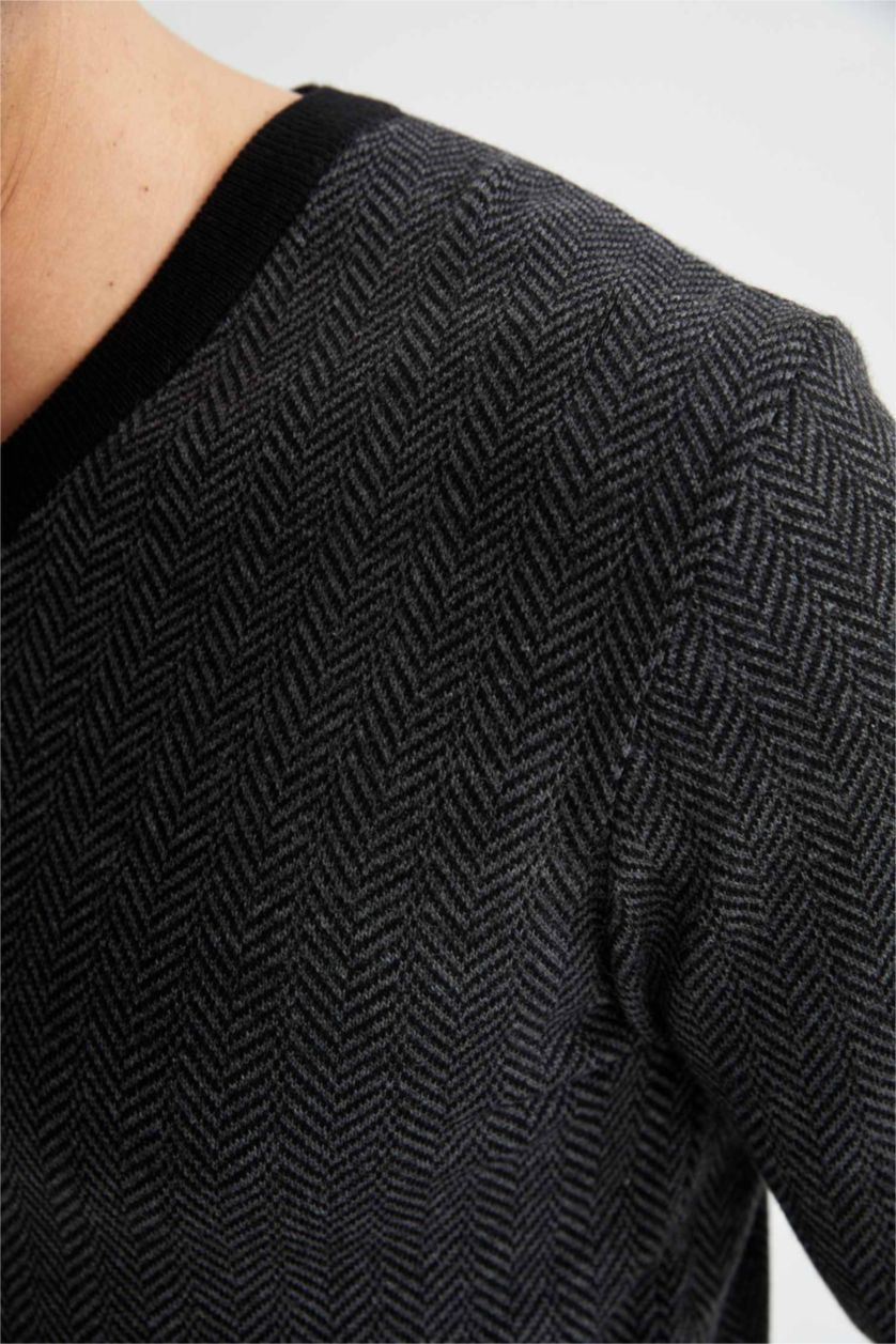 MAN Black Regular Fit V-Neck Knitwear Pullover