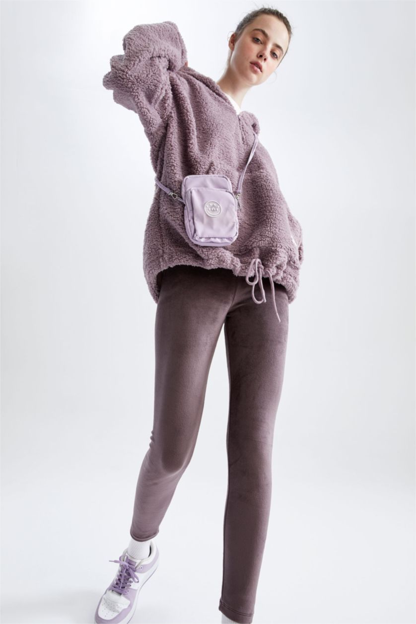 نساء بنفسجي فاتح ليجن مخمل