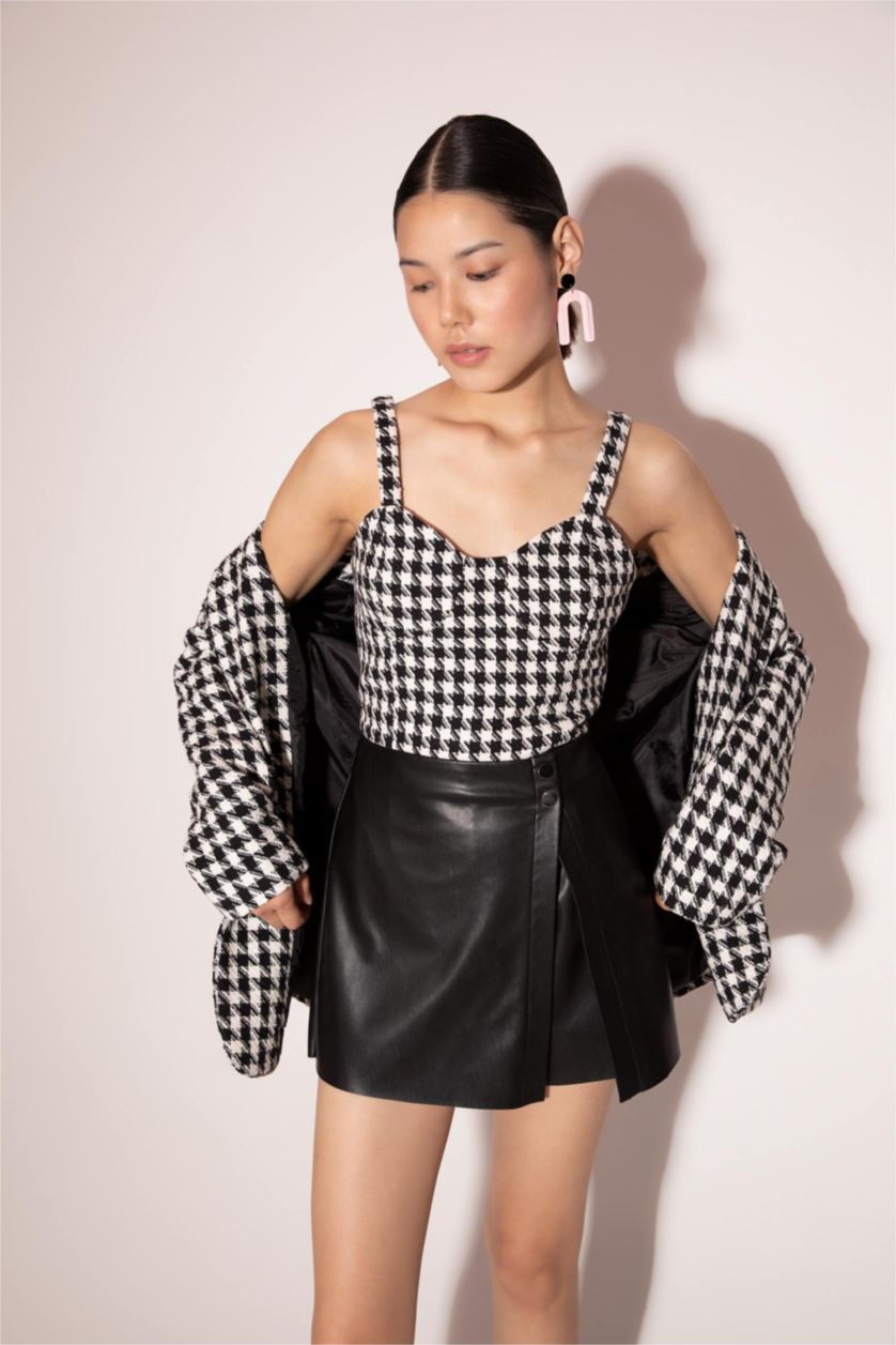 Женщины Черный Шорты стандартного кроя