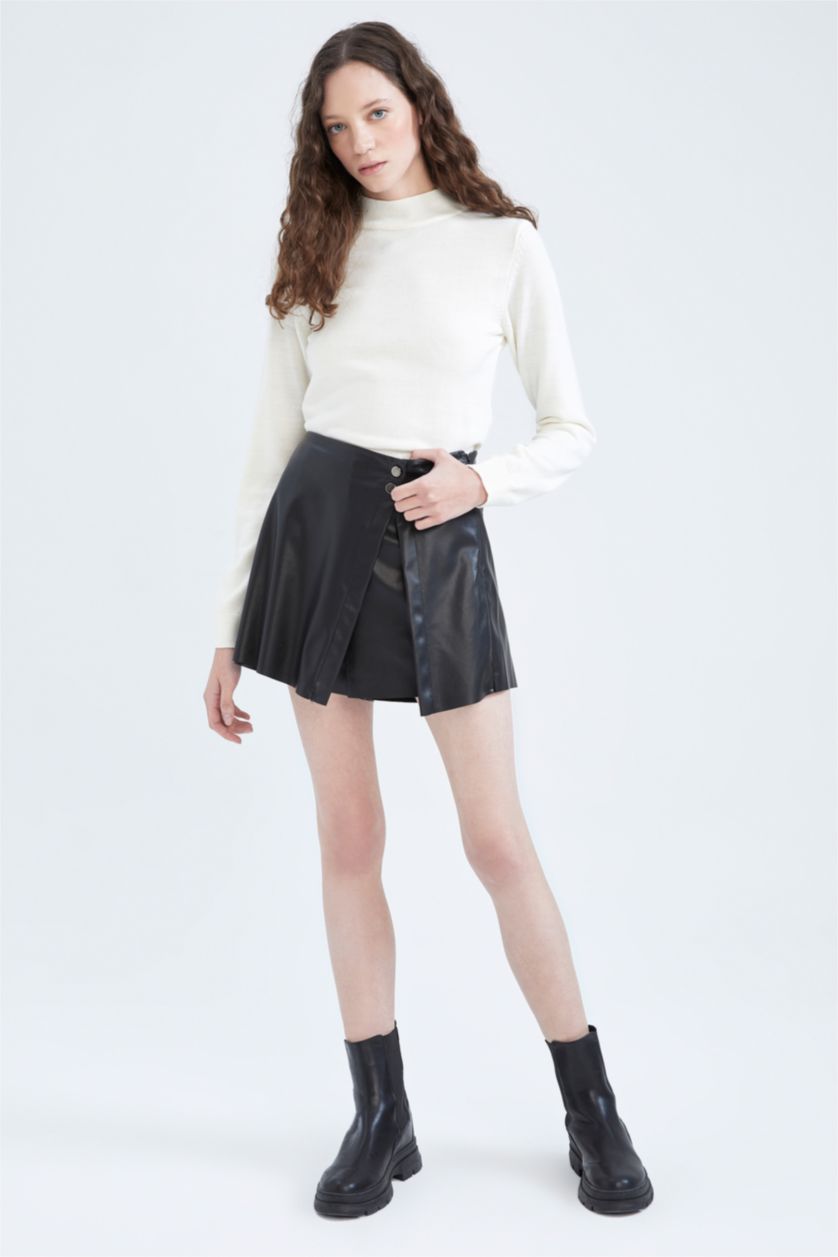 Женщины Черный Шорты стандартного кроя