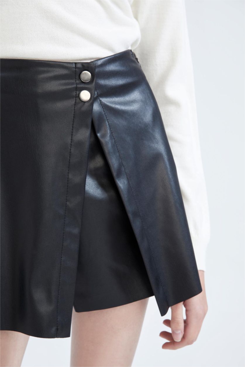 Женщины Черный Шорты стандартного кроя