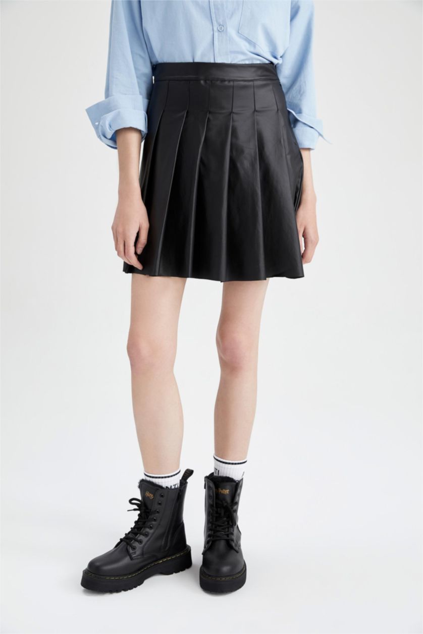 WOMAN Black Pleat Faux Leather Mini Knitted Skirt