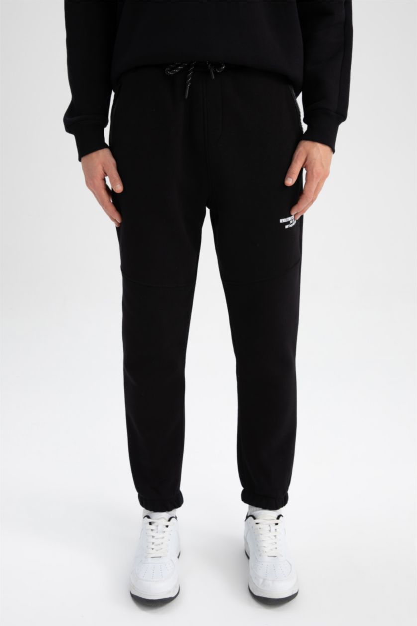 رجال أسود Regular Fit Trousers