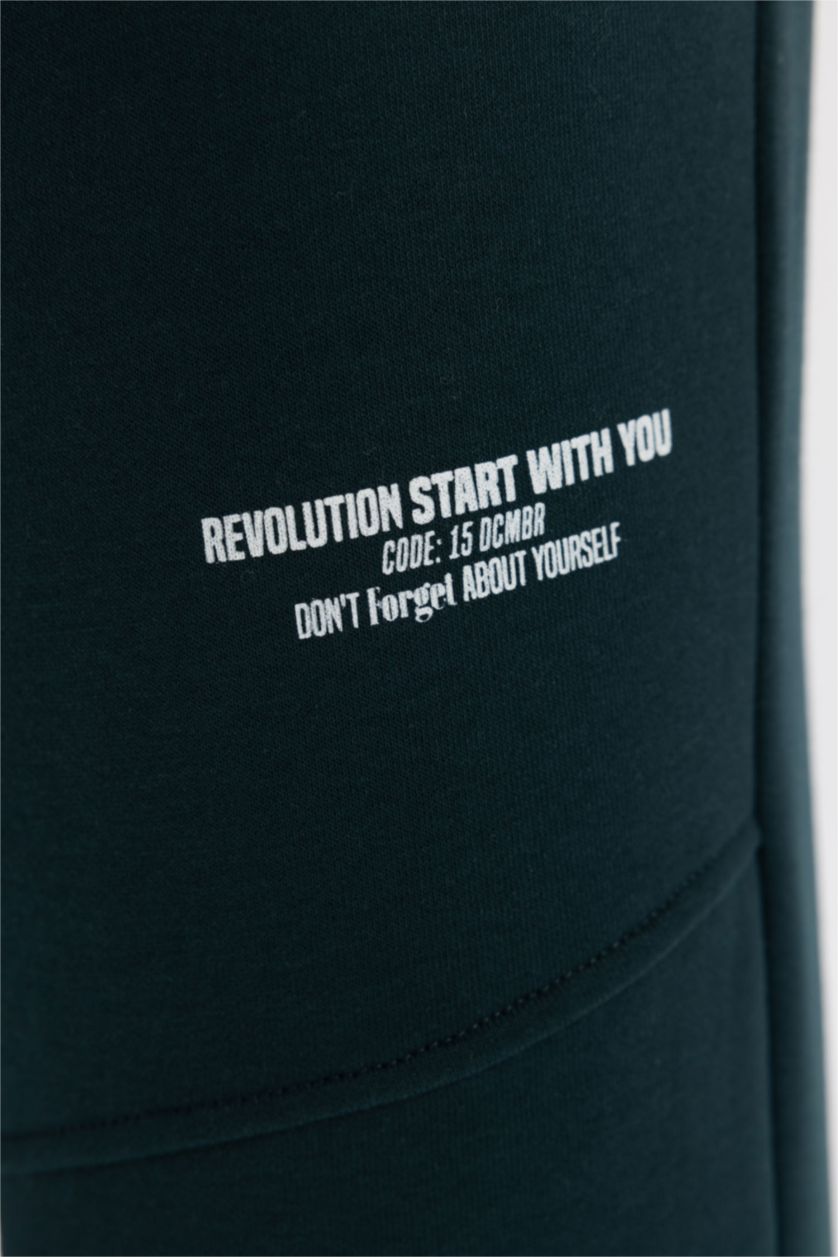 MAN Green Regular Fit Zipper Pocket Trousers