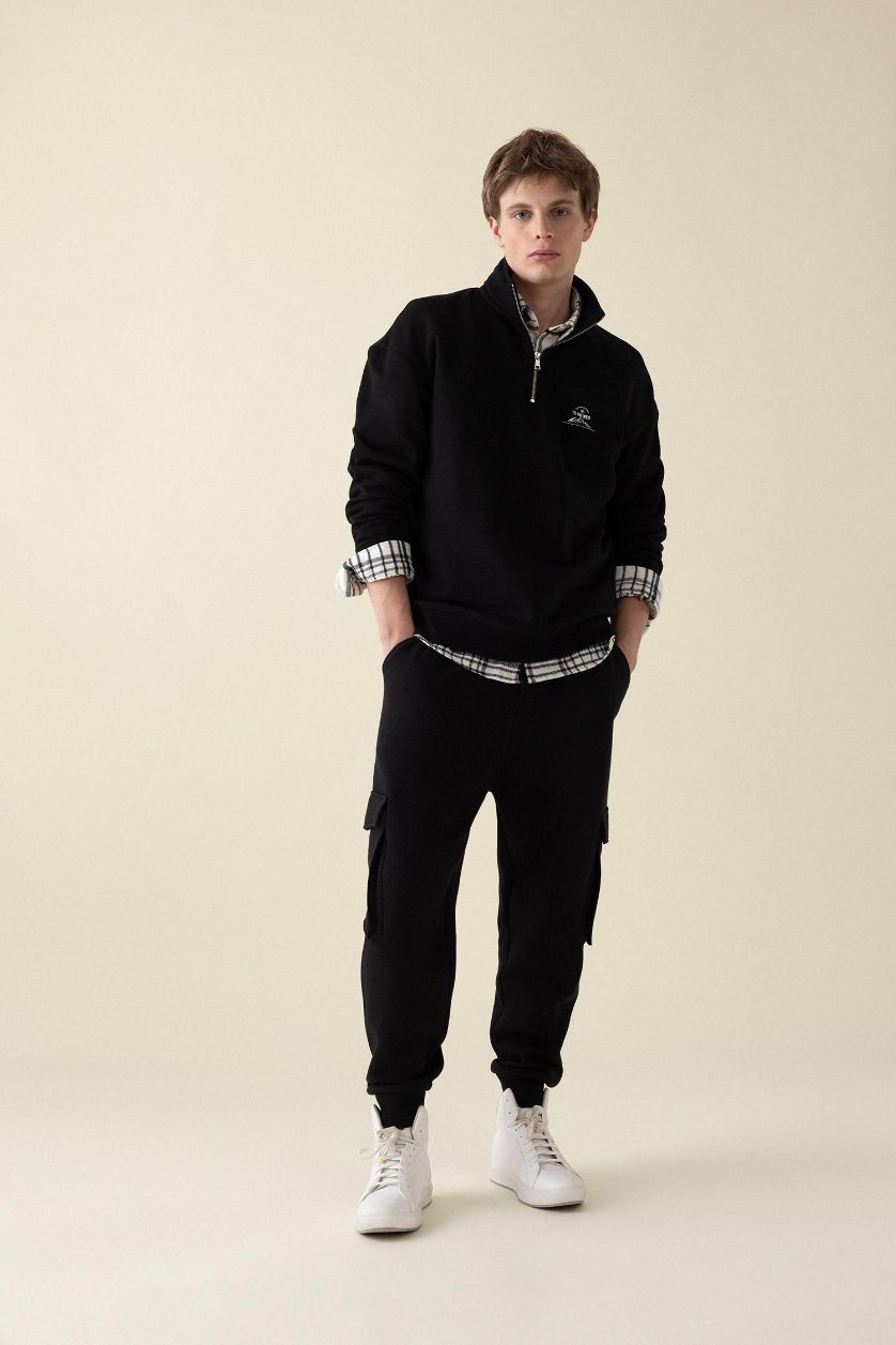 Erkek Siyah Regular Fit Jogger Eşofman Altı Kargo Cepli Basic Düz Beli Bağcıklı Lastikli Paça