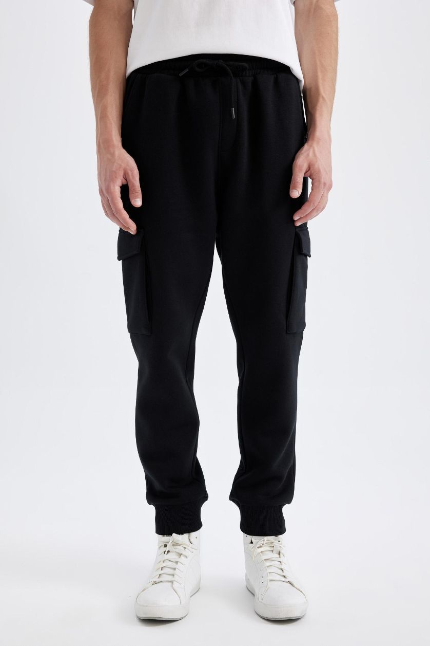 Erkek Siyah Regular Fit Jogger Eşofman Altı Kargo Cepli Basic Düz Beli Bağcıklı Lastikli Paça