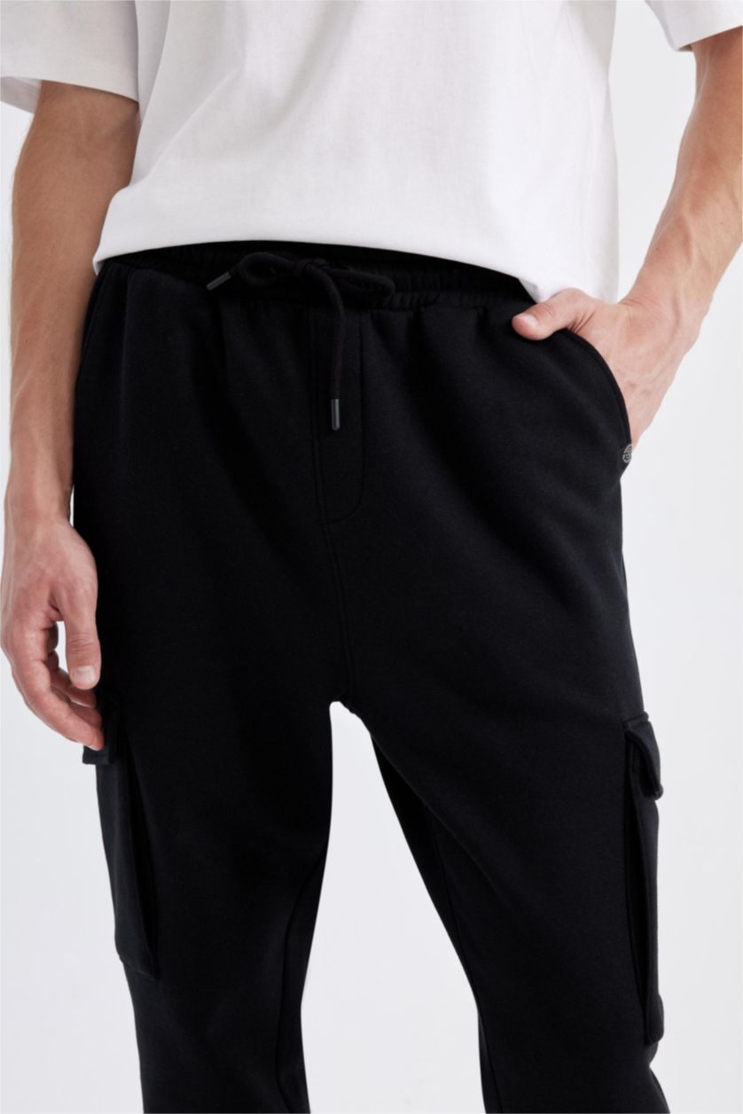 Erkek Siyah Regular Fit Jogger Eşofman Altı Kargo Cepli Basic Düz Beli Bağcıklı Lastikli Paça