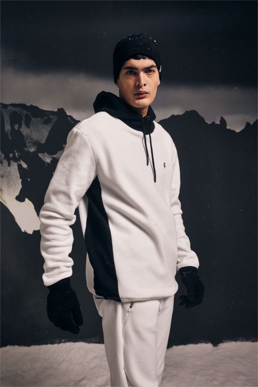 رجالي بيج فاتح سويت شيرت قطيفة قصة عادية بكابيشون من DeFactoFit