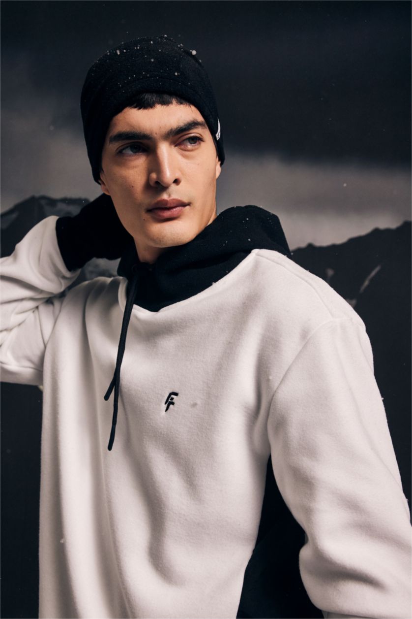 رجالي بيج فاتح سويت شيرت قطيفة قصة عادية بكابيشون من DeFactoFit