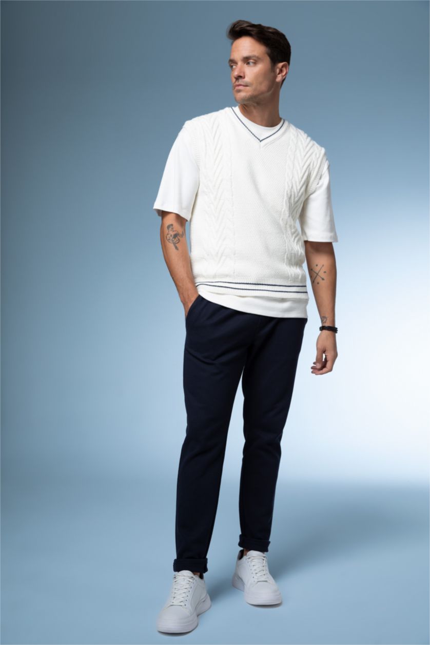 رجالي اوف وايت بلوفر كت تريكو بقصة عادية بياقة V