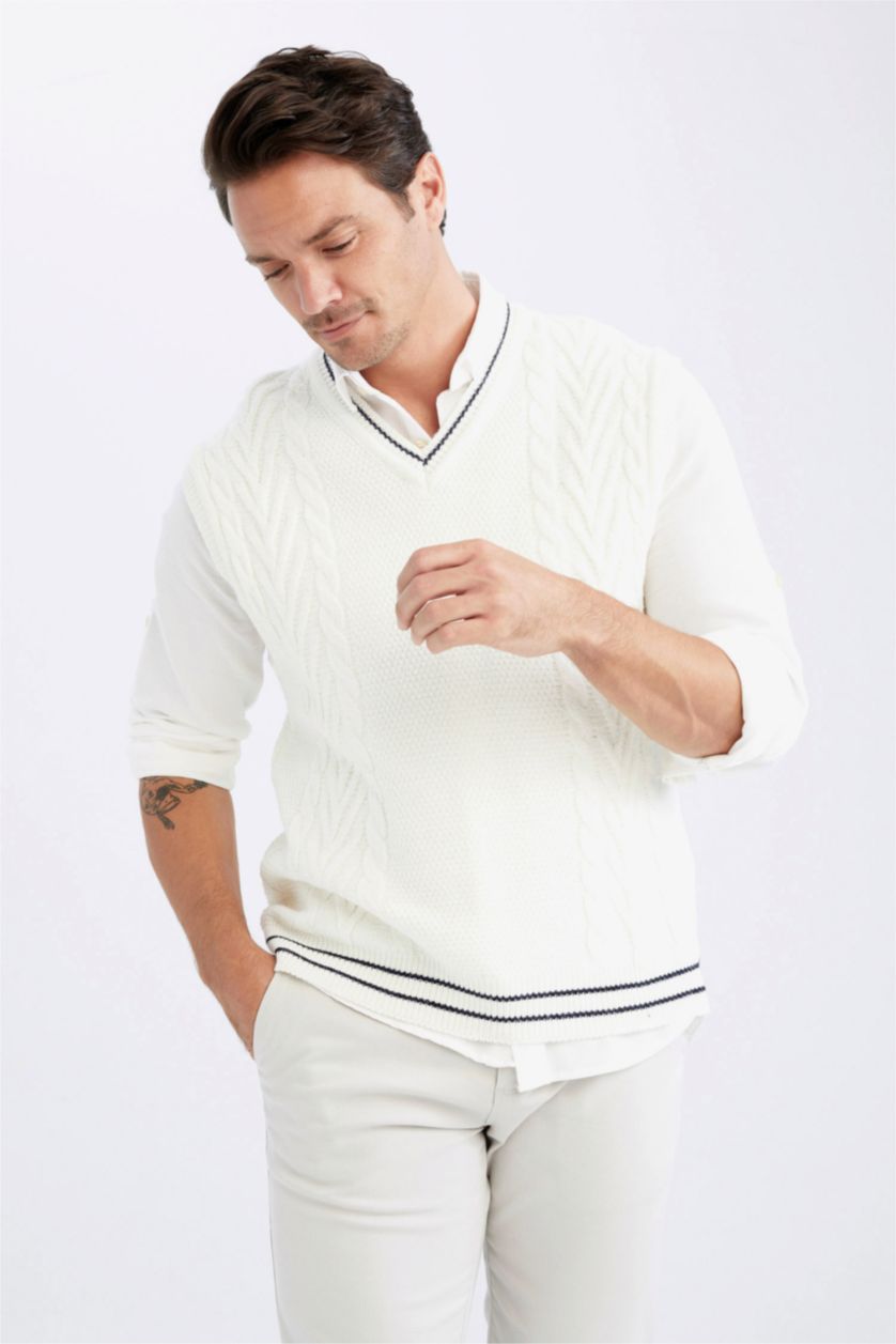 رجالي اوف وايت بلوفر كت تريكو بقصة عادية بياقة V