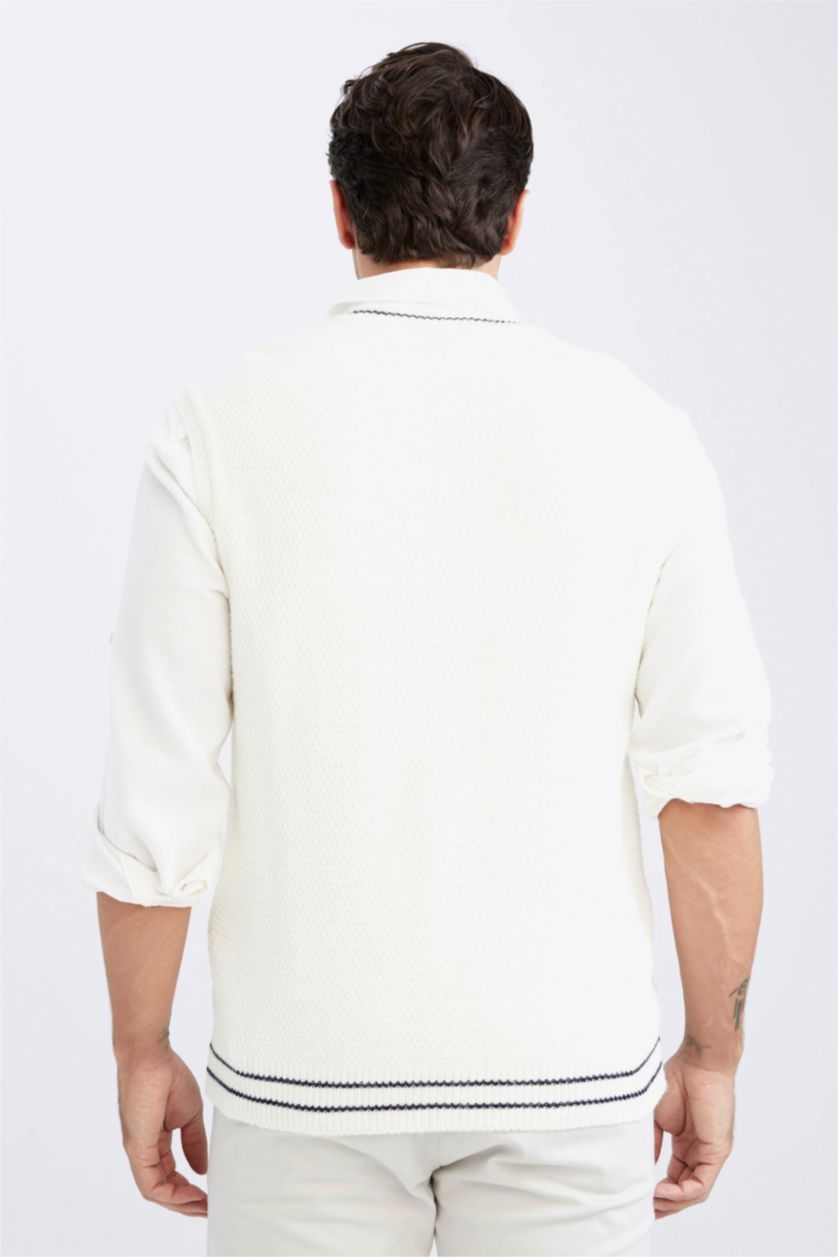 رجالي اوف وايت بلوفر كت تريكو بقصة عادية بياقة V