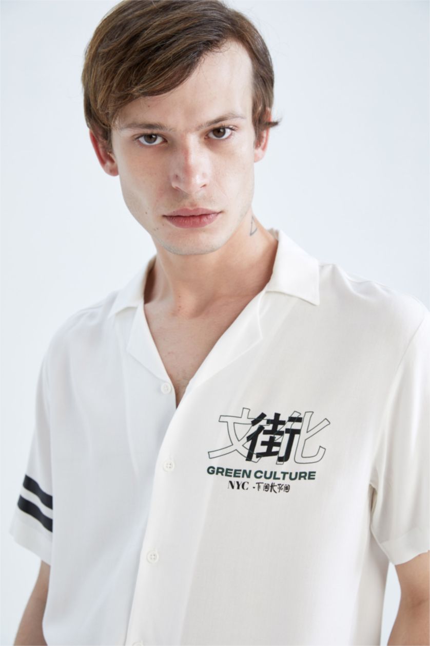 رجال بيج فاتح قميص بأكمام قصيرة فيسكوز بقصة عادية ياقة جاكيت