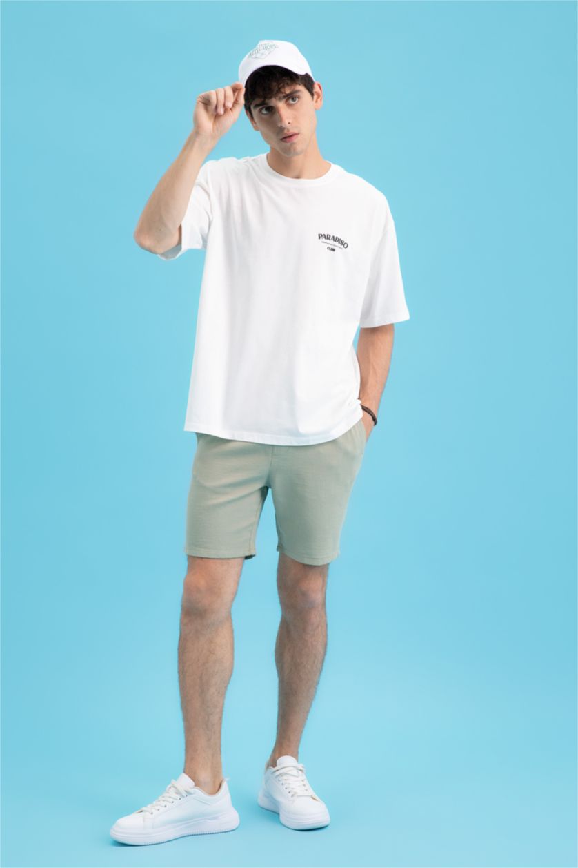 Man White Oversize Fit Crew Neck Short Sleeve T-Shirt
