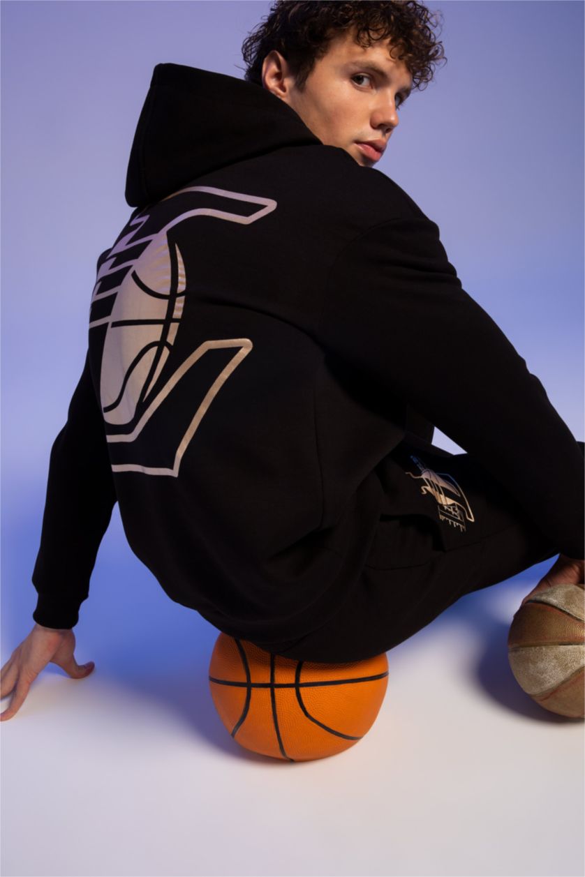 MAN Black Comfort Fit NBA Los Angeles Lakers Licensed Sweatshirt